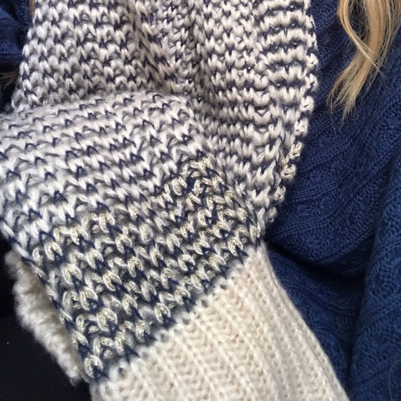 ☕️Hilfiger Long Knit Scarf / Color Choice🌟 - Picture 2 of 3